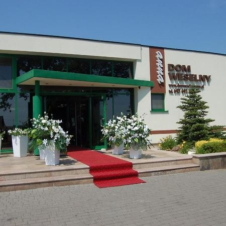 Warlubie Dom Weselny ,, Anna"酒店 外观 照片